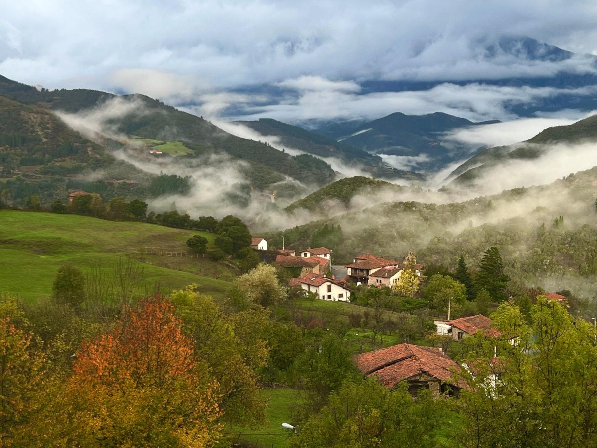 Posada La Trebede Perrozo المظهر الخارجي الصورة